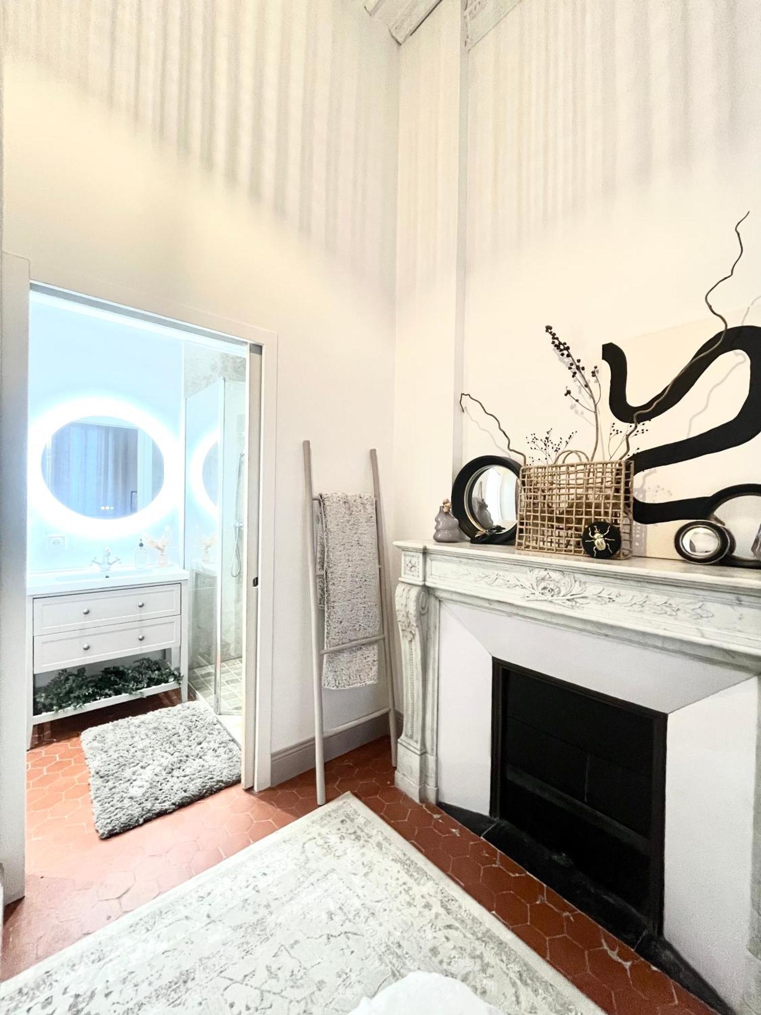 L'Echappee Setoise - Appartement Haussmannien - Localisation Exceptionnelle - Proche Canal Sète Eksteriør billede